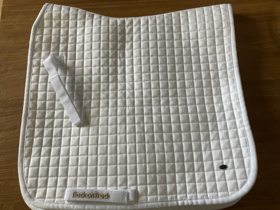 Tapis de selle Back on track blanc occasion