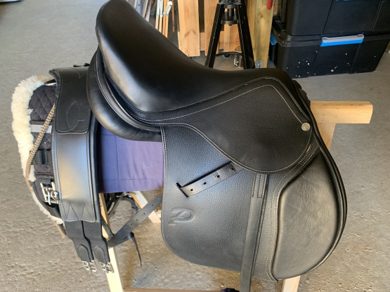 Selle mixte Privilège Equitation 17 pouces (2024) occasion