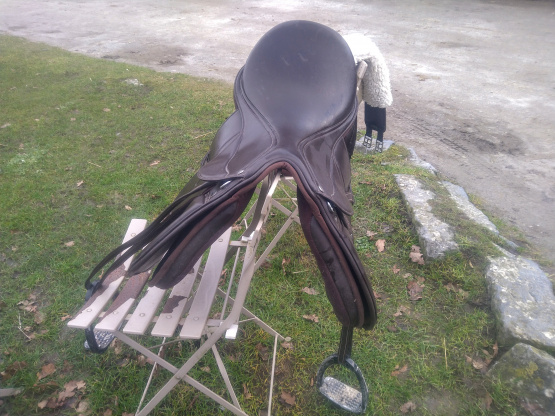 Selle mixte Norton Synthètique marron 17 pouces occasion