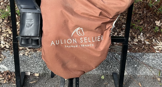 Selle dressage Aulion Sellier 17 pouces (2022) occasion