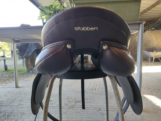Selle dressage Stubben Juventus 17 pouces (2022) occasion