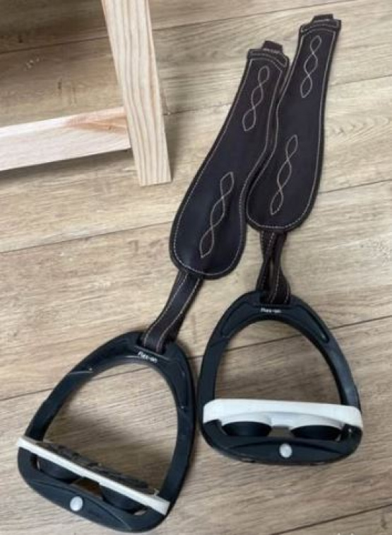 Selle obstacle Antares Signature 17 pouces (2021) occasion