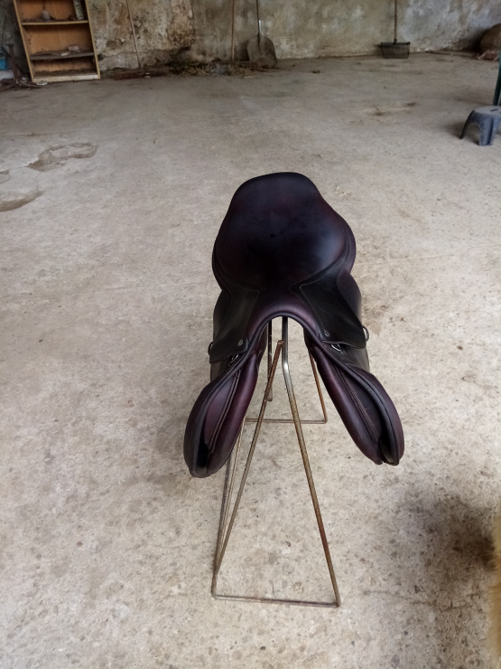 Selle obstacle CWD SE01 16,5 pouces (2012) occasion Selle obstacle CWD SE01 16,5 pouces (2012) occasion