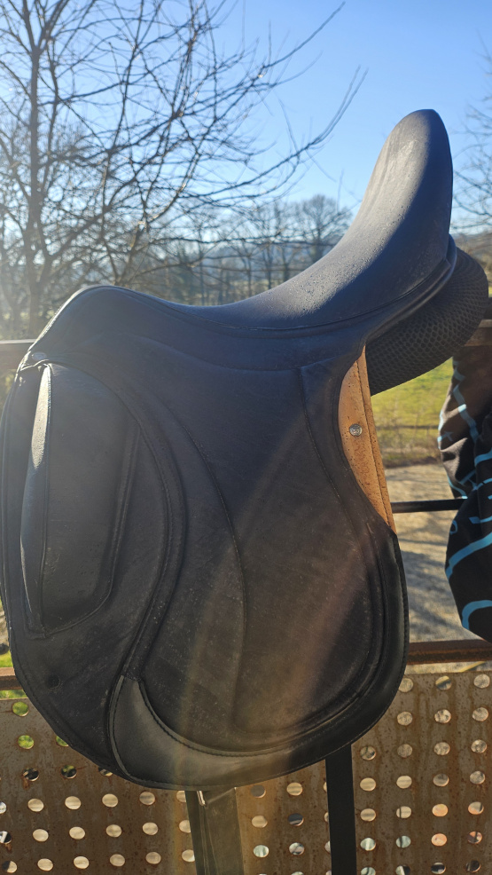 Selle dressage GT Concept 17 pouces (2019) occasion