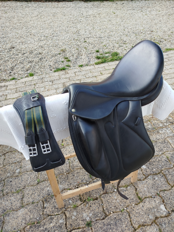 Selle dressage Devoucoux Makila 18 pouces occasion