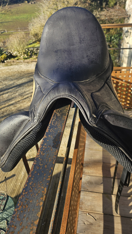Selle dressage GT Concept 17 pouces (2019) occasion
