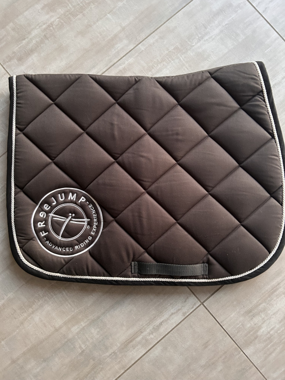 Tapis de selle Freejump gris (cheval) neuf occasion