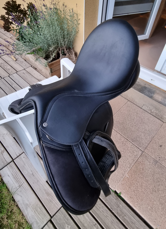 Selle mixte Founganza 16,5 pouces occasion