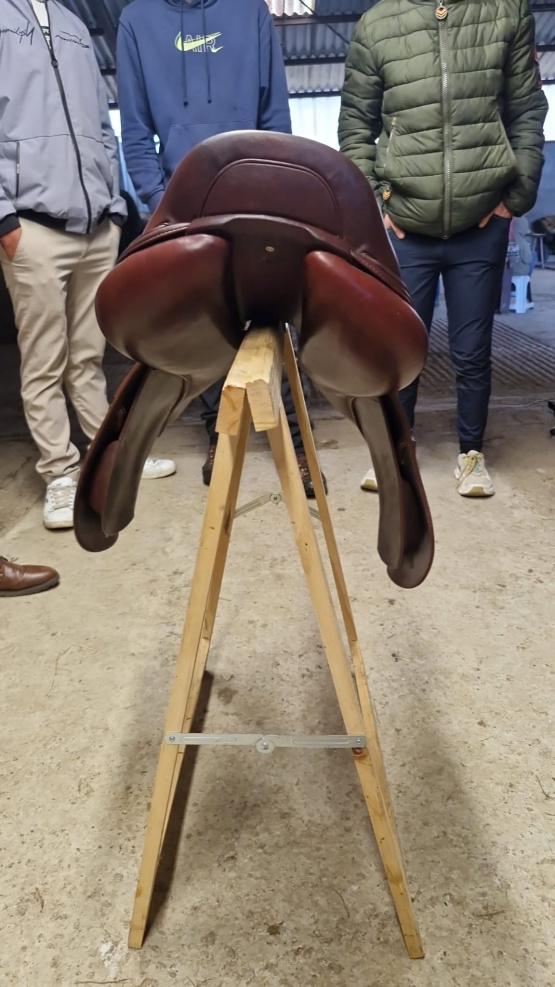 Selle obstacle CWD SE 02 17,5 pouces occasion