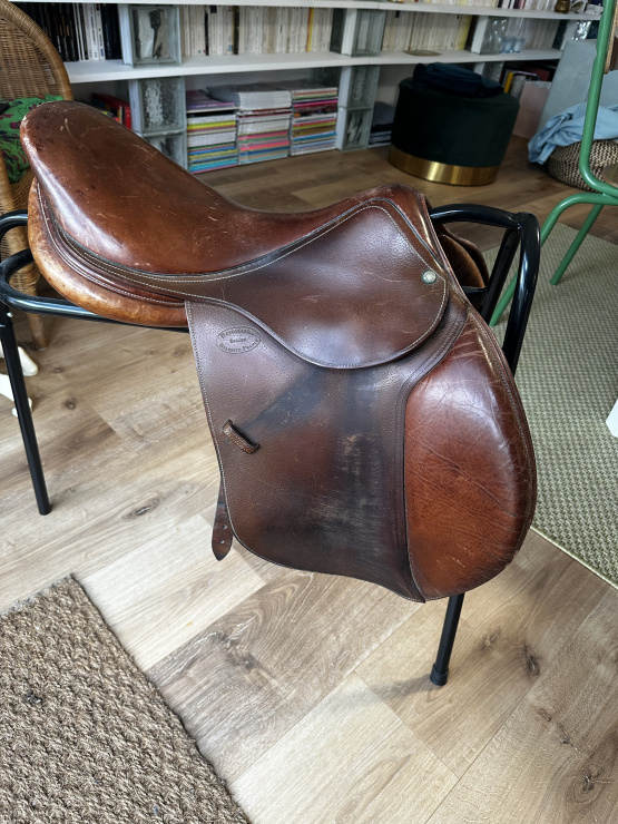 Selle mixte Devoucoux Socoa 17,5 pouces occasion