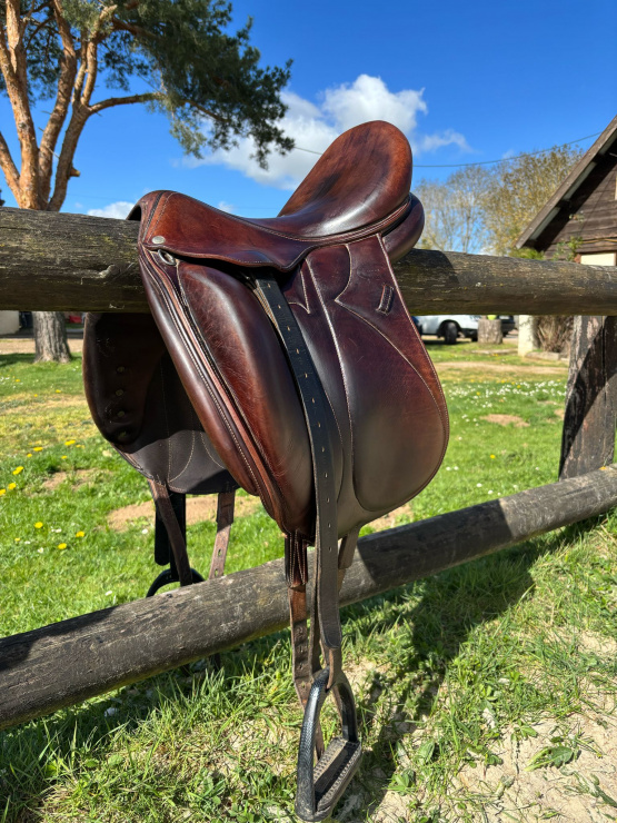 Selle dressage Devoucoux Makila 17,5 pouces occasion