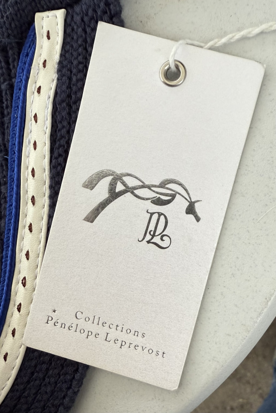 Bonnet Pénélope Leprévost bleu marine (cheval) neuf occasion Bonnet Pénélope Leprévost bleu marine (cheval) neuf occasion