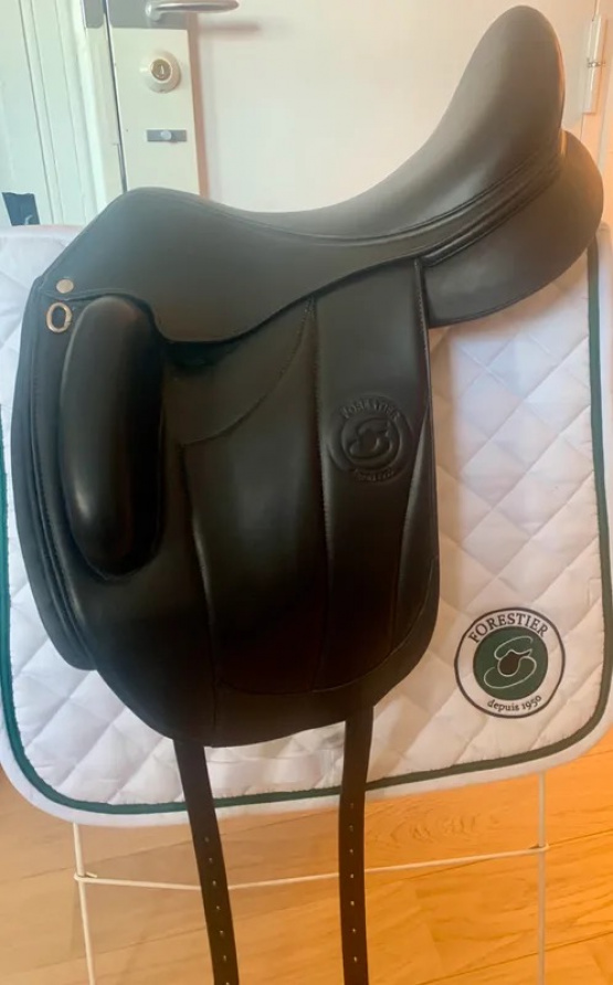 Selle dressage Forestier Aachen 17,5 pouces (2021) occasion