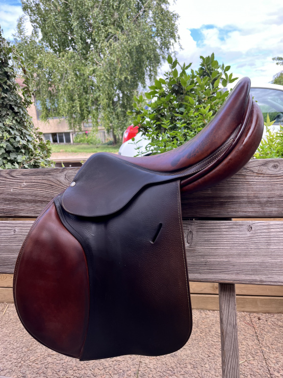 Selle obstacle Butet Saumur 16 pouces (2014) occasion