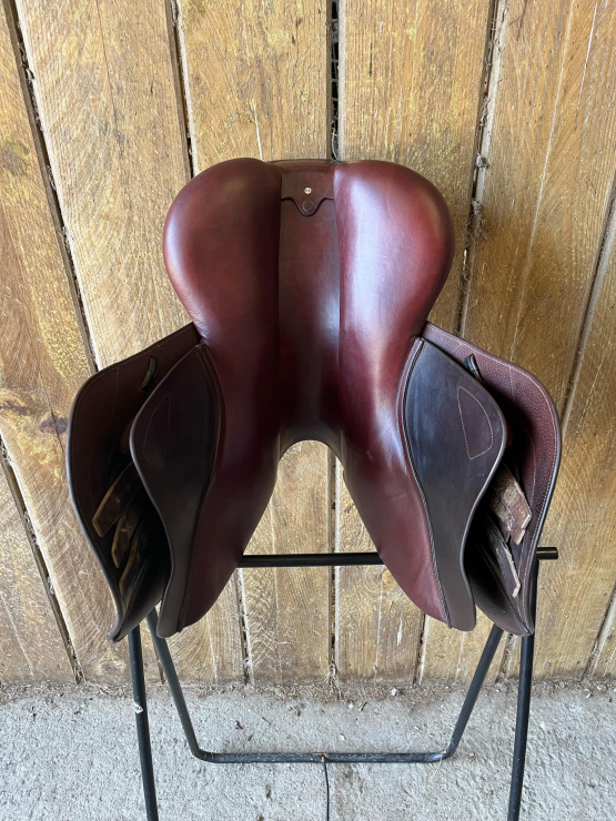 Selle obstacle CWD 17 pouces (2021) occasion