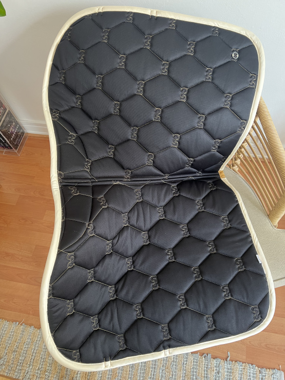 Ensemble Tapis + Bonnet Ps of Sweden signature jaune (cheval) neuf occasion