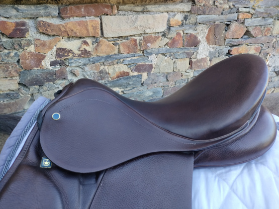 Selle dressage Stubben Juventus 17 pouces (2022) occasion