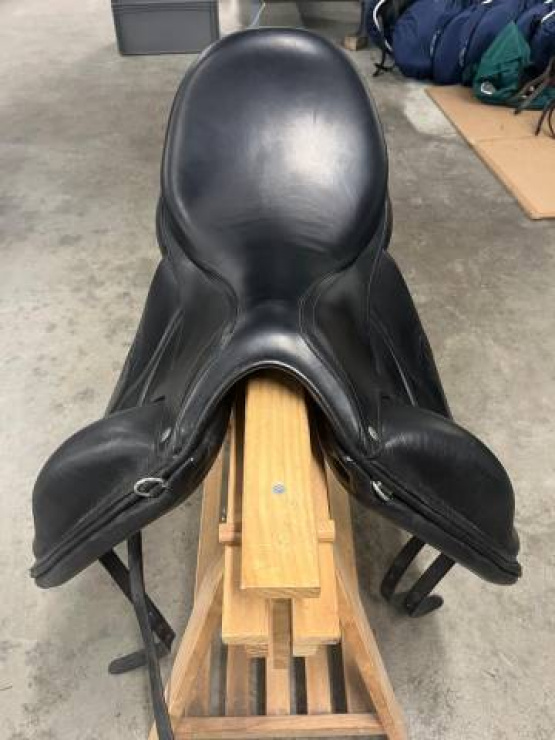 Selle dressage Forestier Aachen 17,5 pouces (2022) occasion