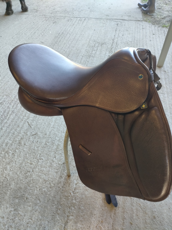 Selle dressage Stubben Juventus 17 pouces (2022) occasion