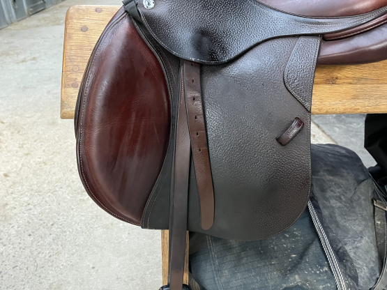 Selle obstacle CWD 17 pouces (2020) occasion