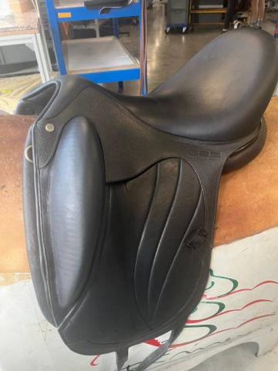Selle dressage GBS 17.5 pouces (2023) occasion