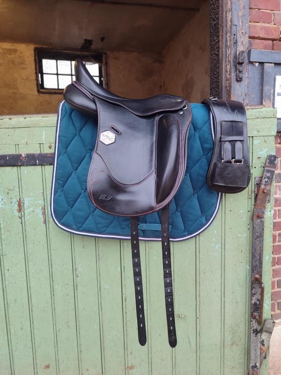 Selle dressage Time Rider Marie France 17 pouces occasion