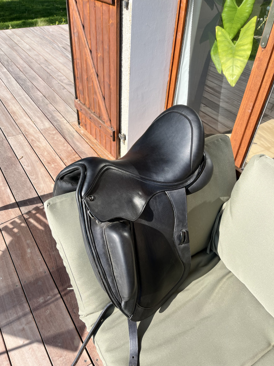 Selle dressage Sellerie Baude 17 pouces (2024) occasion