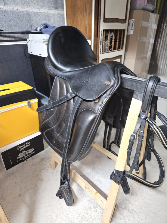 Selle dressage Eric Thomas 16,5 pouces (2018) occasion