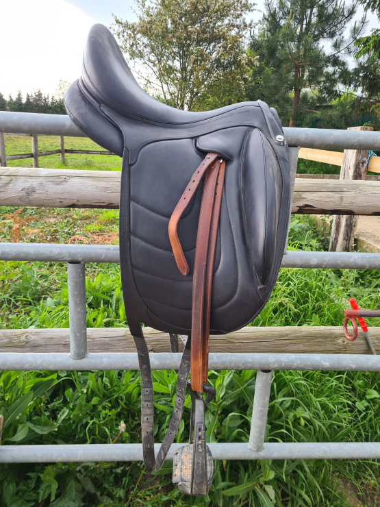 Selle dressage Devoucoux Makila Harmonie 17 pouces occasion