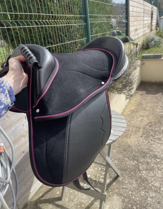 Selle mixte HKM rose (2023) occasion