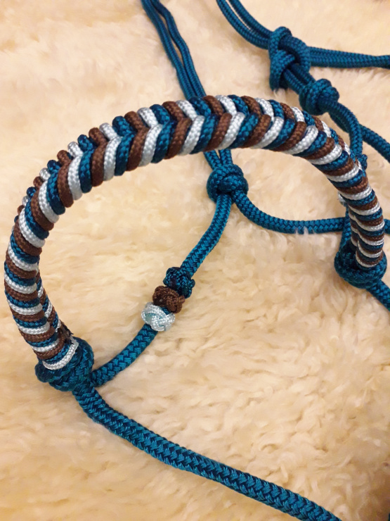 Licol éthologique & longe 3 m (pur sang) neuf occasion Licol éthologique & longe 3 m (pur sang) neuf occasion