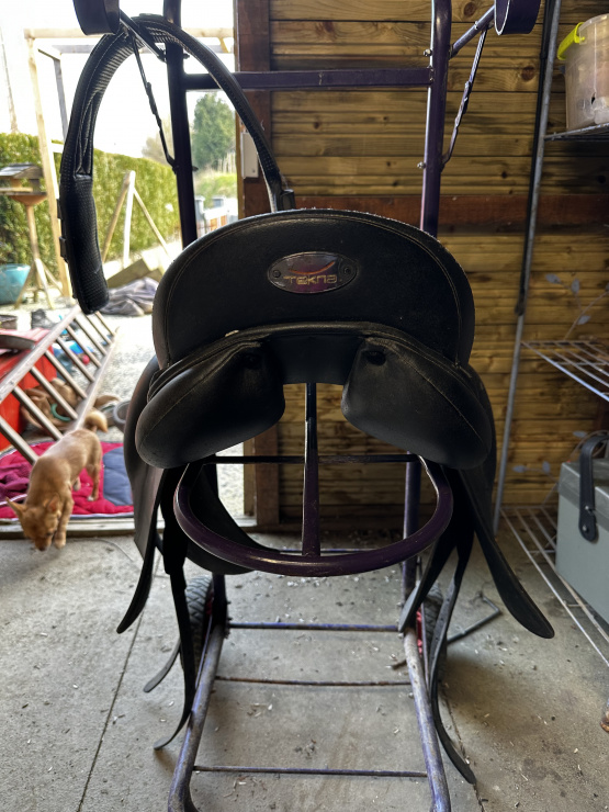 Selle dressage Tekna 17 pouces occasion