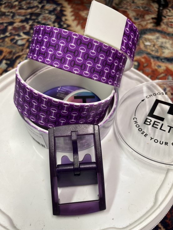 Ceinture C4 Bordeaux réglable 125 cm (neuf) occasion