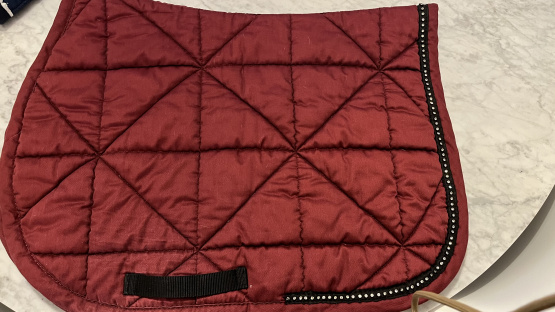 Tapis de selle Décathlon bordeaux paillettes (cob) occasion