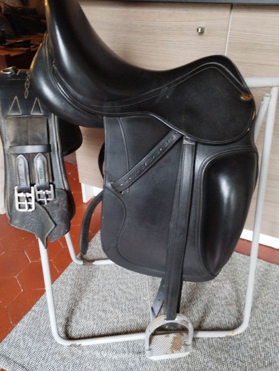 Selle dressage Éric Thomas 17 pouces (2022) occasion
