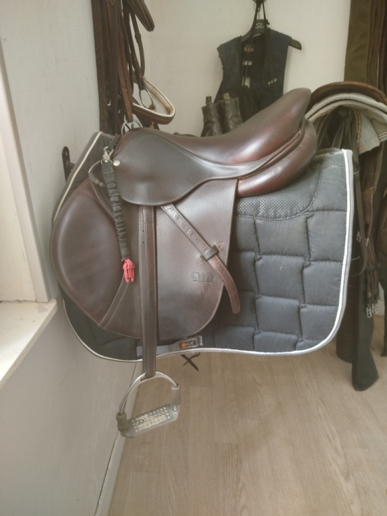 Selle obstacle CWD SE01 16,5 pouces (2012) occasion Selle obstacle CWD SE01 16,5 pouces (2012) occasion