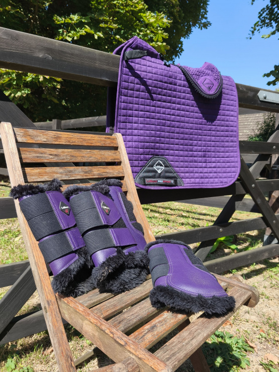 Lot Tapis de selle guêtres & bonnet violet Lemieux occasion