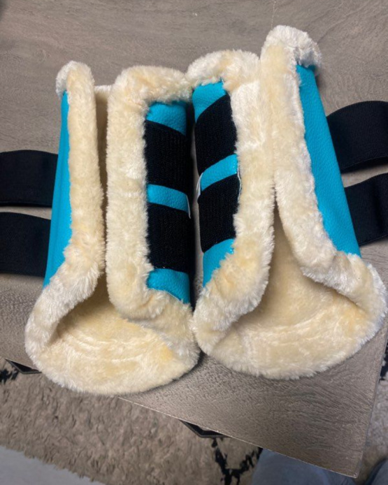 Guêtres HKM turquoise (poney) neuf occasion