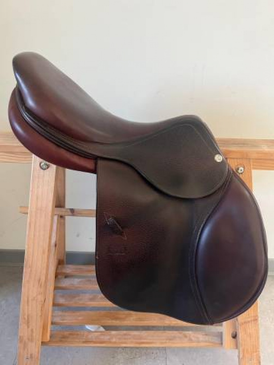 Selle obstacle CWD SE03 17,5 pouces (2016) occasion Selle obstacle CWD SE03 17,5 pouces (2016) occasion