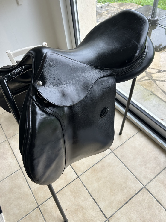 Selle mixte Devoucoux 18 pouces occasion