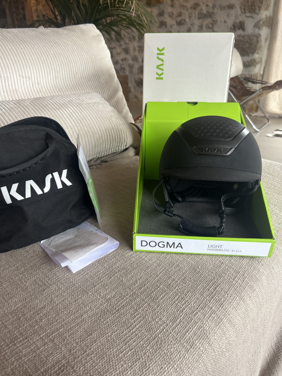 Bombe équitation Kask Dogma Light 55cm black (neuf) occasion