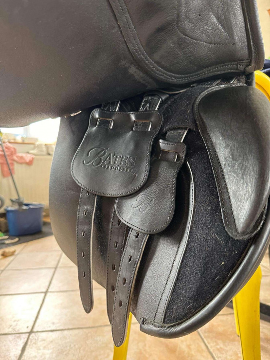 Selle mixte Bates 17,5 pouces occasion