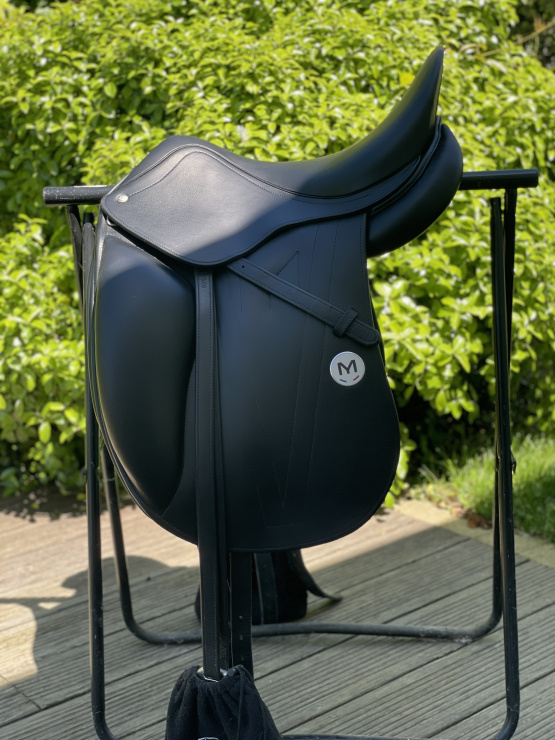 Selle dressage Meyer 16,5 pouces occasion