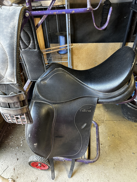 Selle dressage Tekna 17 pouces occasion