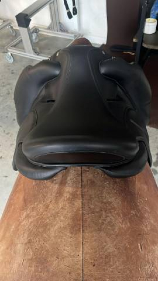 Selle dressage Devoucoux Makila Lab 17 pouces (2021) occasion