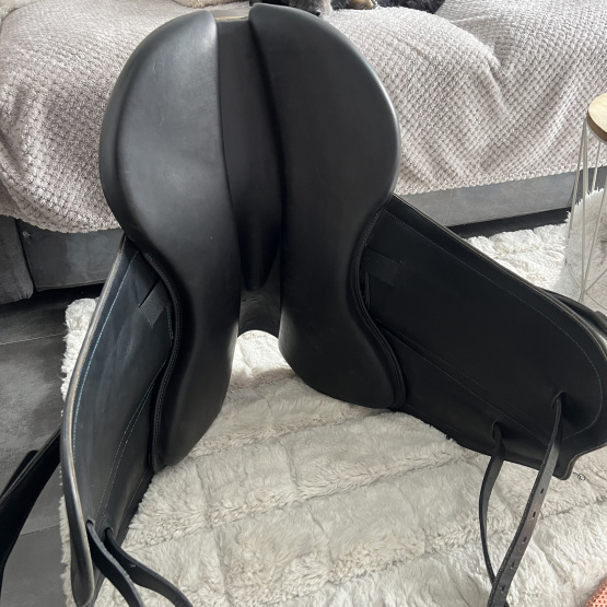 Selle dressage Gaston Mercier 17,5 pouces (2022) occasion Selle dressage Gaston Mercier 17,5 pouces (2022) occasion