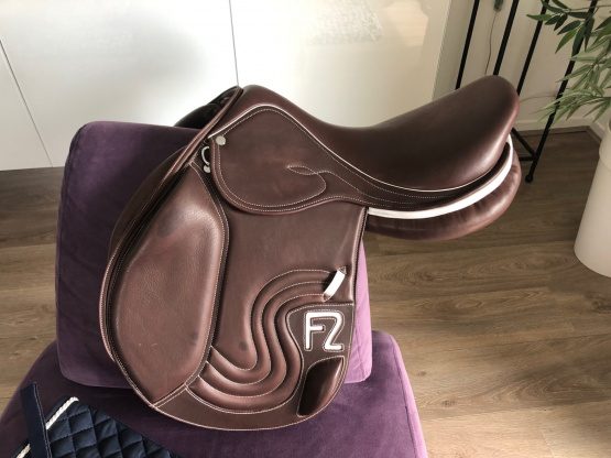 Selle obstacle Ekus F2 17,5 pouces (2023) occasion