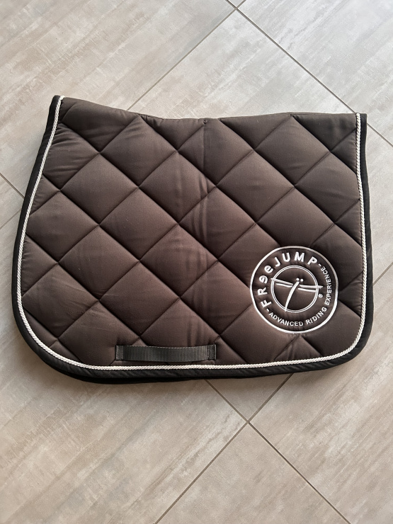 Tapis de selle Freejump gris (cheval) neuf occasion