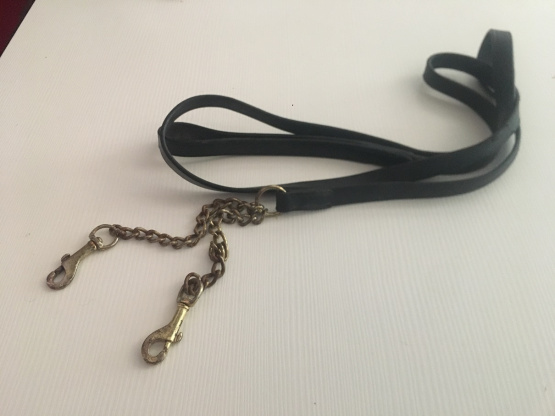 Longe présentation cuir noire occasion