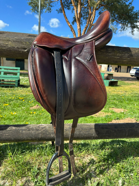 Selle dressage Devoucoux Makila 17,5 pouces occasion